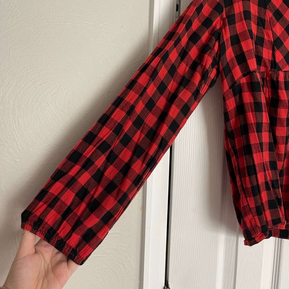 Old Navy Relaxed Buffalo Plaid Balloon Long Sleeve Top - Picture 5 of 6